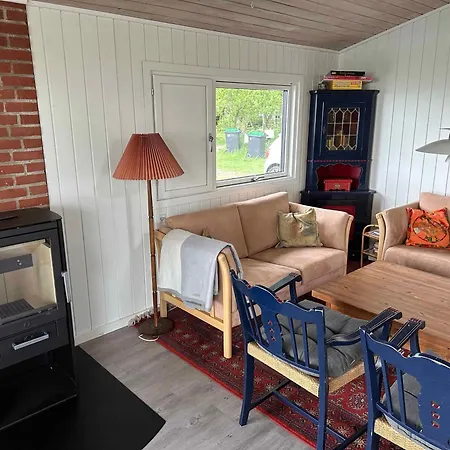 House In 1st Row To * הדרסלב