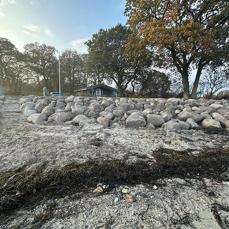 House In 1st Row To בית נופש