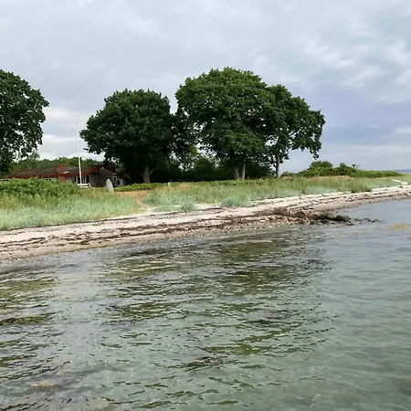 House In 1st Row To בית נופש הדרסלב