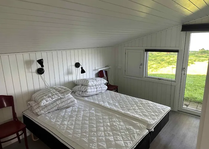 House In 1st Row To בית נופש