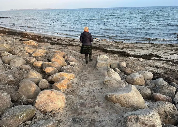 House In 1st Row To בית נופש