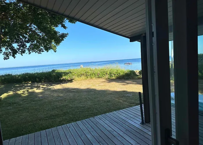 House In 1st Row To בית נופש *