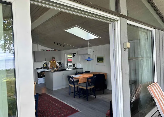 House In 1st Row To * הדרסלב